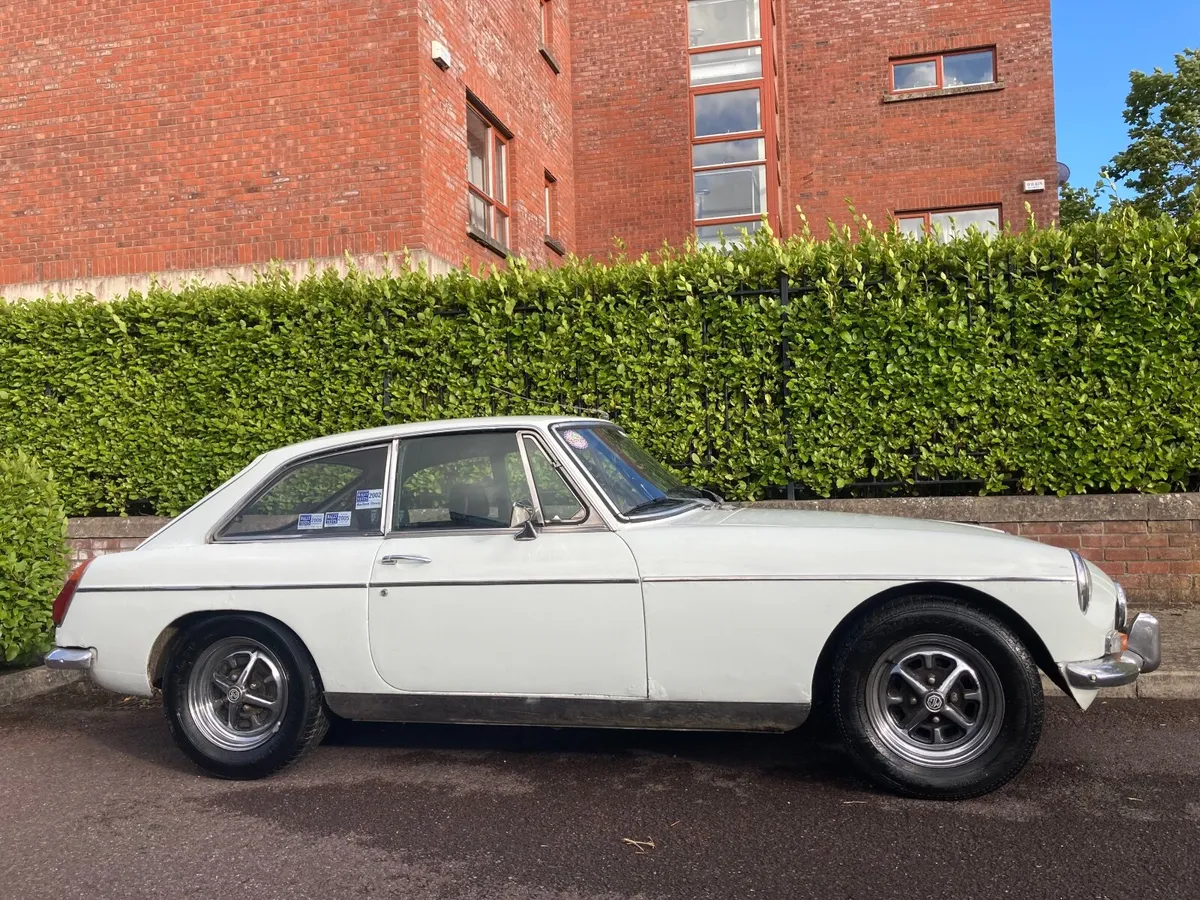1973 MG B GT - Image 3