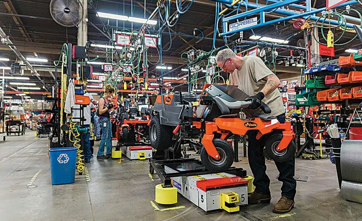 Ex Display - Ariens IKON-XD 42 - Kawasaki  V-TWIN - Image 4