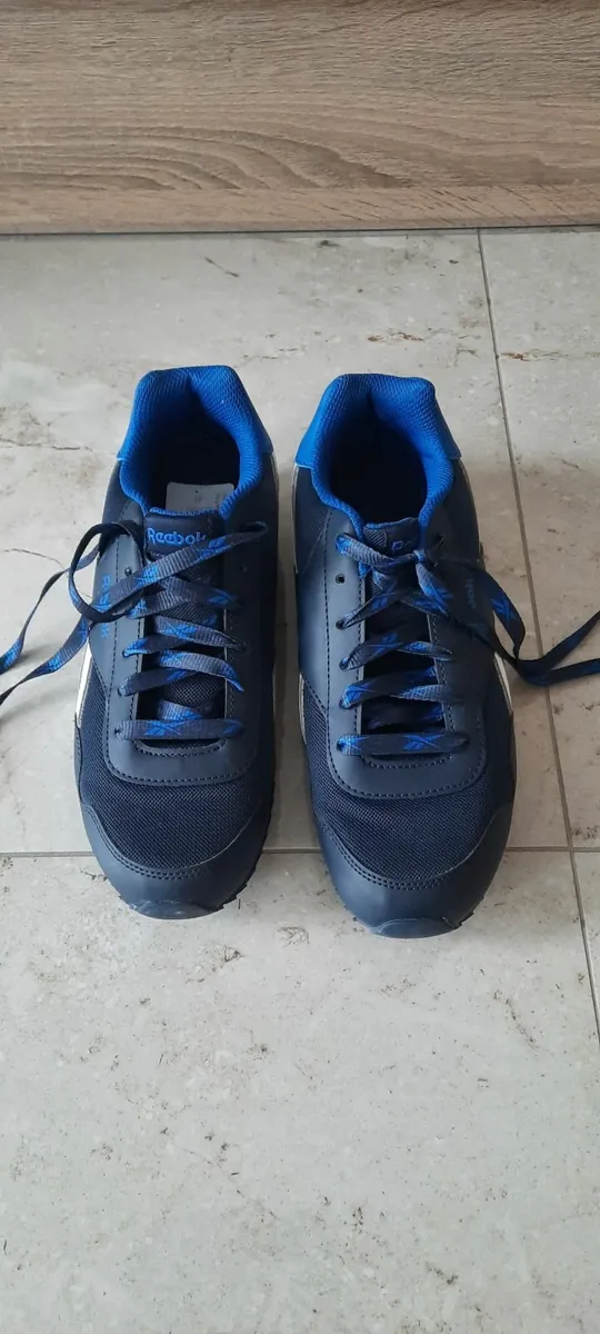 Boys Reebox runners size 5 - Image 3