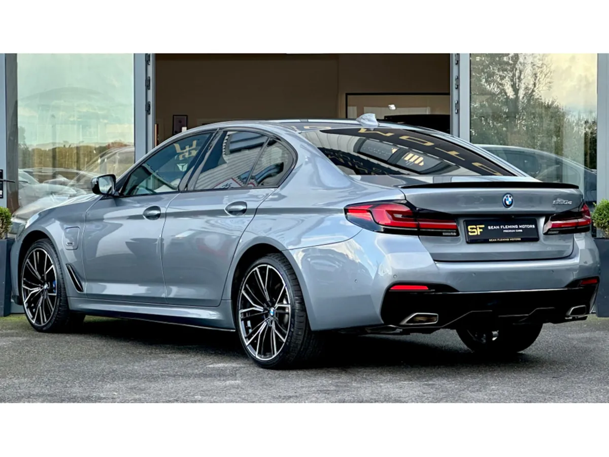 BMW 5-Series 530e M SPORT AUTO - Image 4
