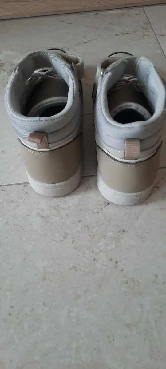 Next Runners size 4 - Image 2