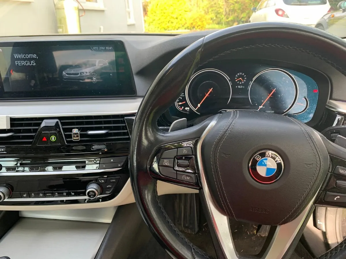 BMW 5-Series 2017 - Image 2