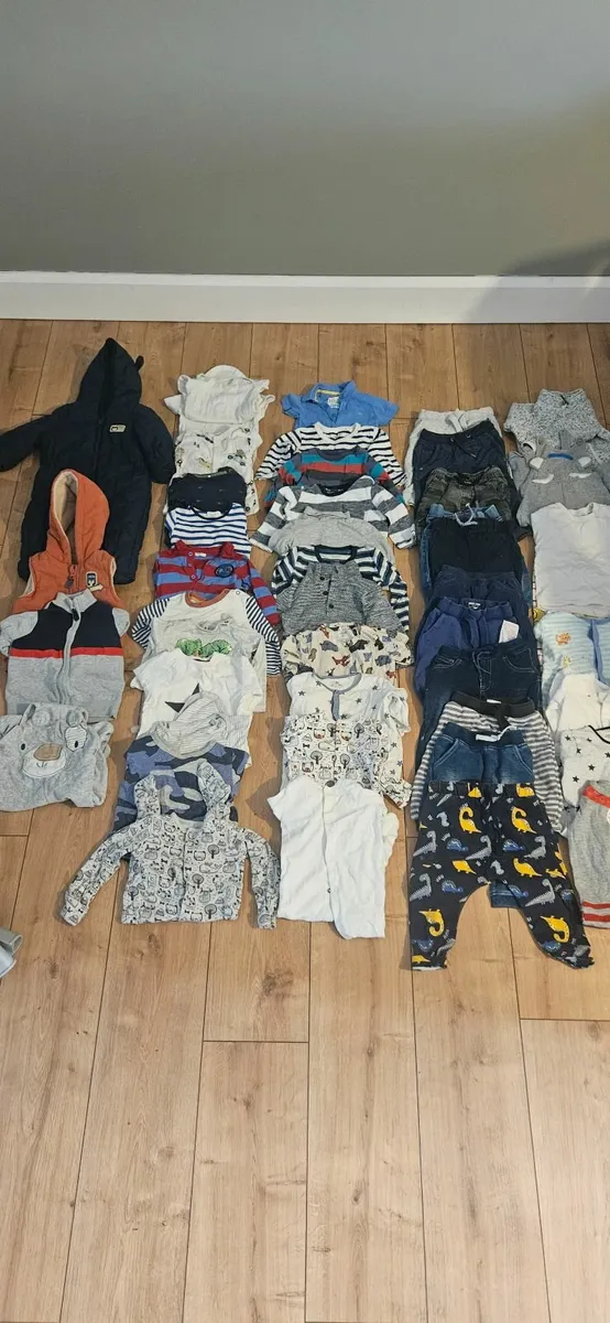 Baby clothes - Image 1