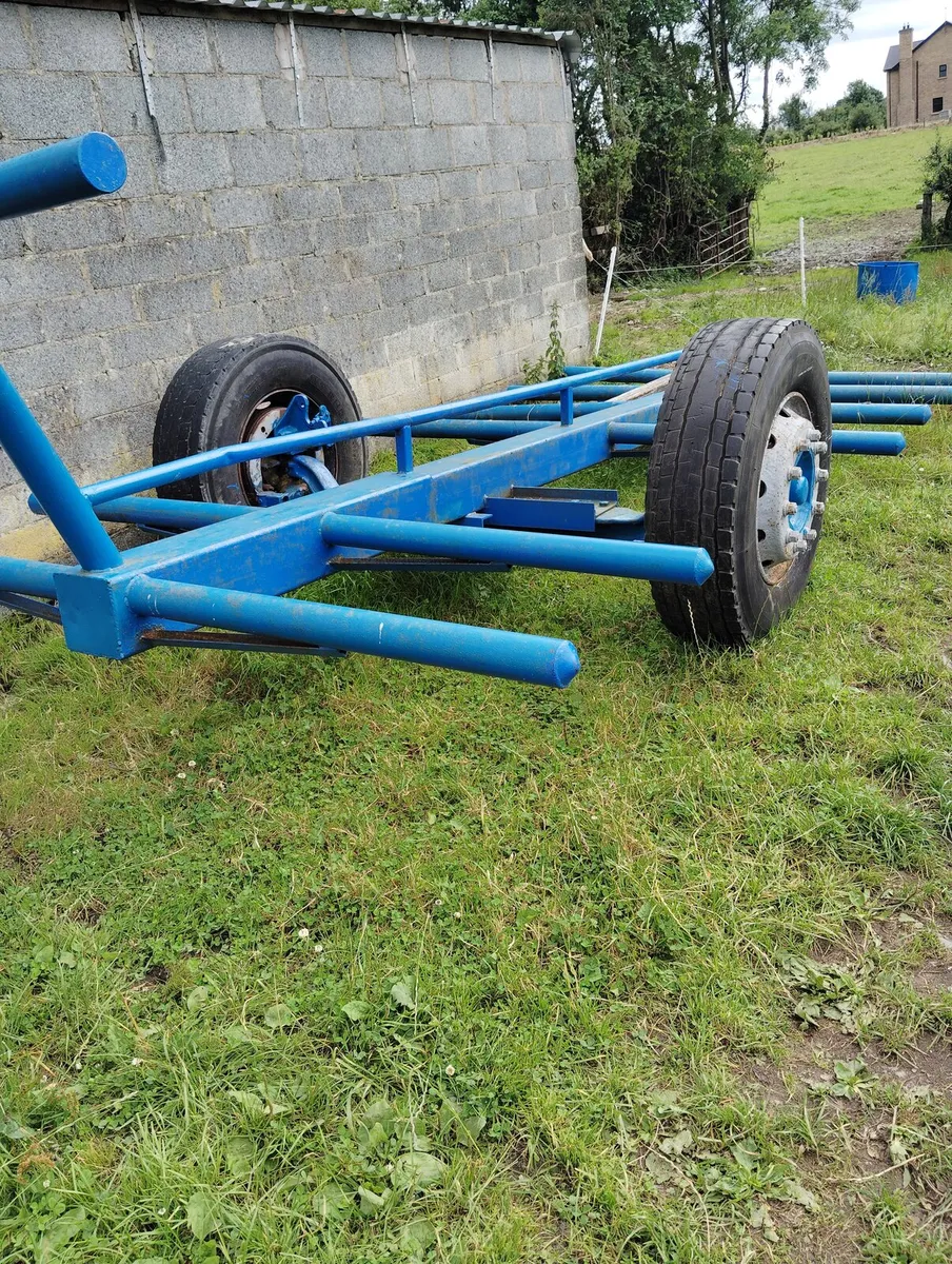 Bale trailer - Image 1