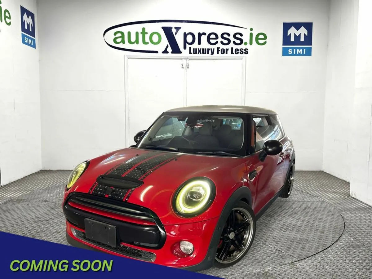 Mini Cooper 1.5 Automatic, Reversing camera - Image 1