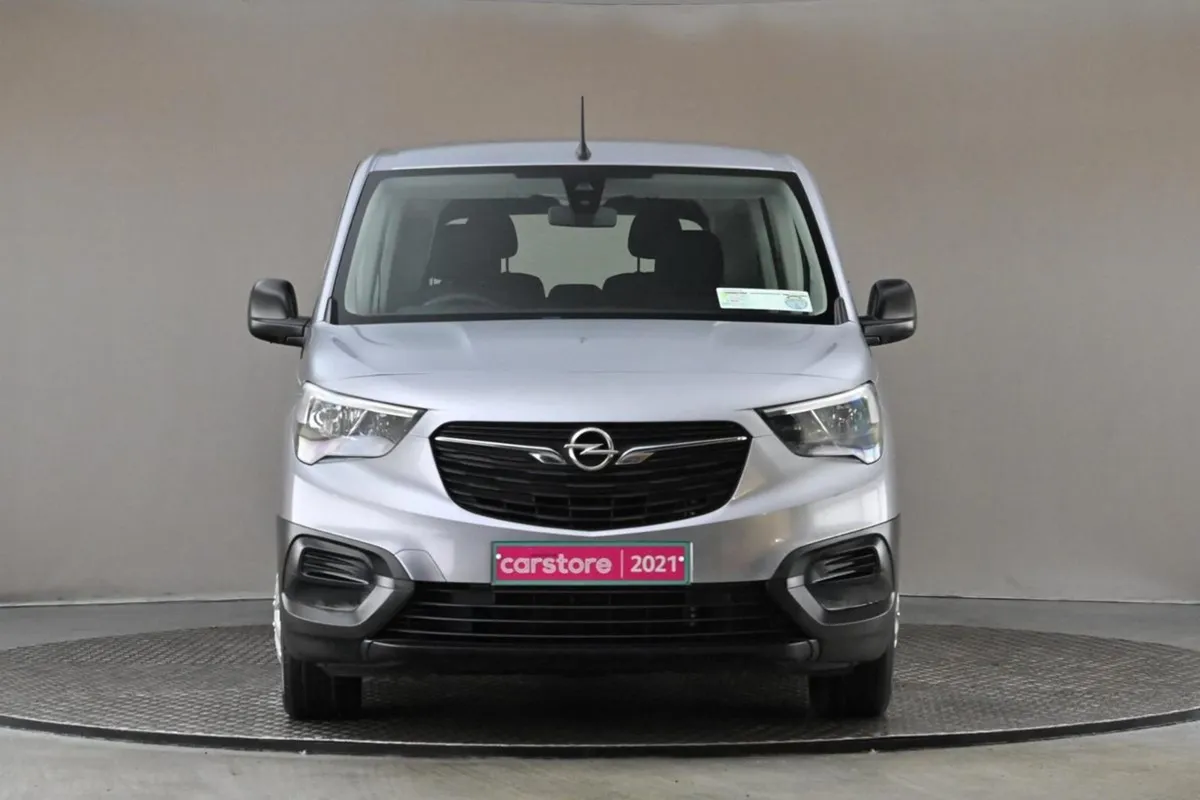 Opel Combo 1.5 Turbo D Life 100BHP 6spd Energy XL - Image 2