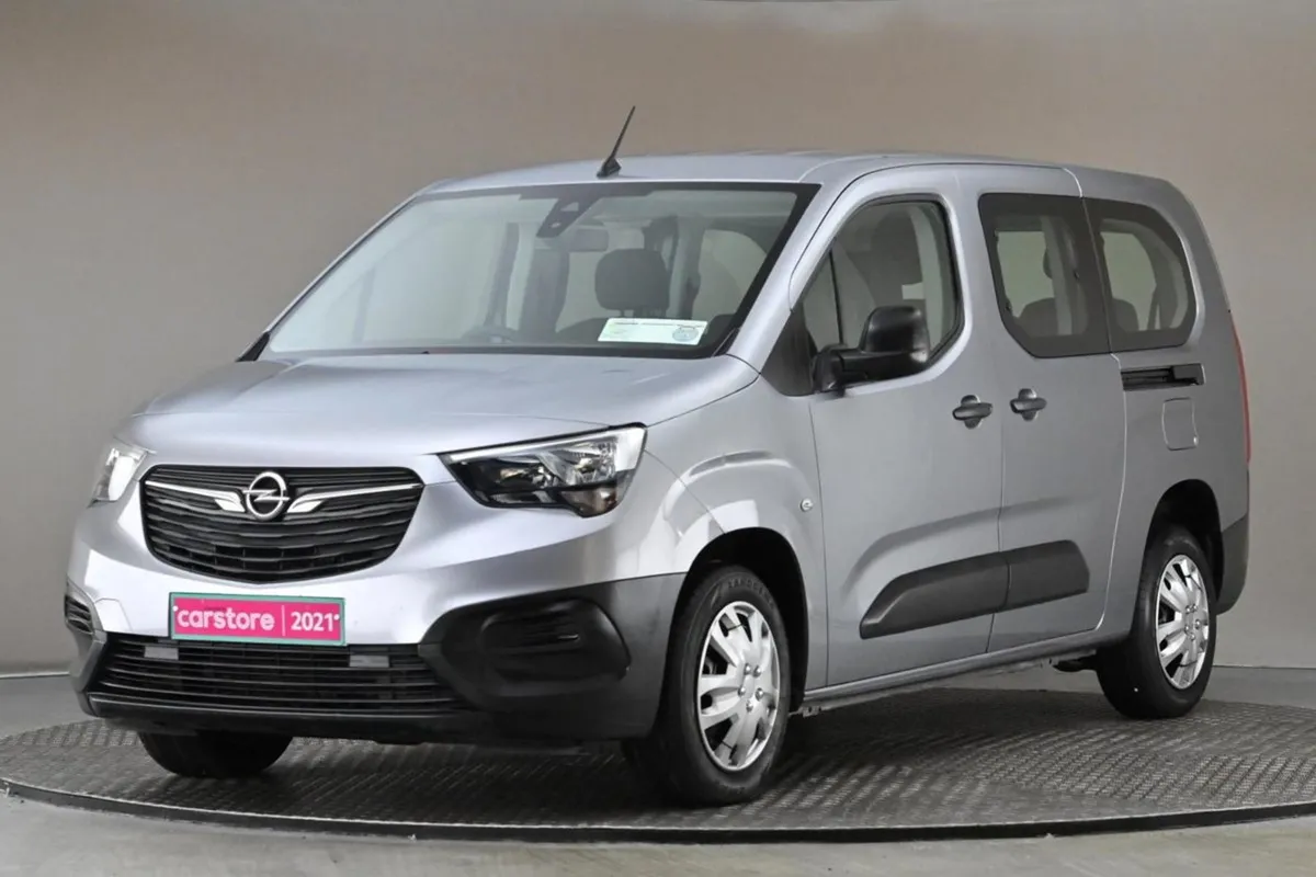Opel Combo 1.5 Turbo D Life 100BHP 6spd Energy XL - Image 3