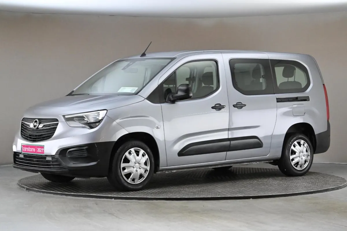 Opel Combo 1.5 Turbo D Life 100BHP 6spd Energy XL - Image 4