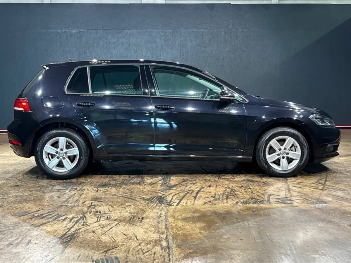 Volkswagen Golf 1.2 AUTOMATIC - REVERSE CAMERA - C - Image 3