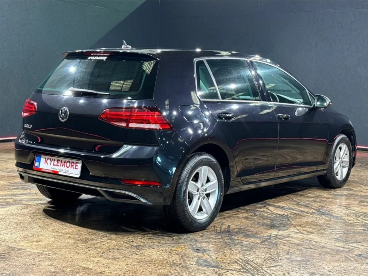 Volkswagen Golf 1.2 AUTOMATIC - REVERSE CAMERA - C - Image 4