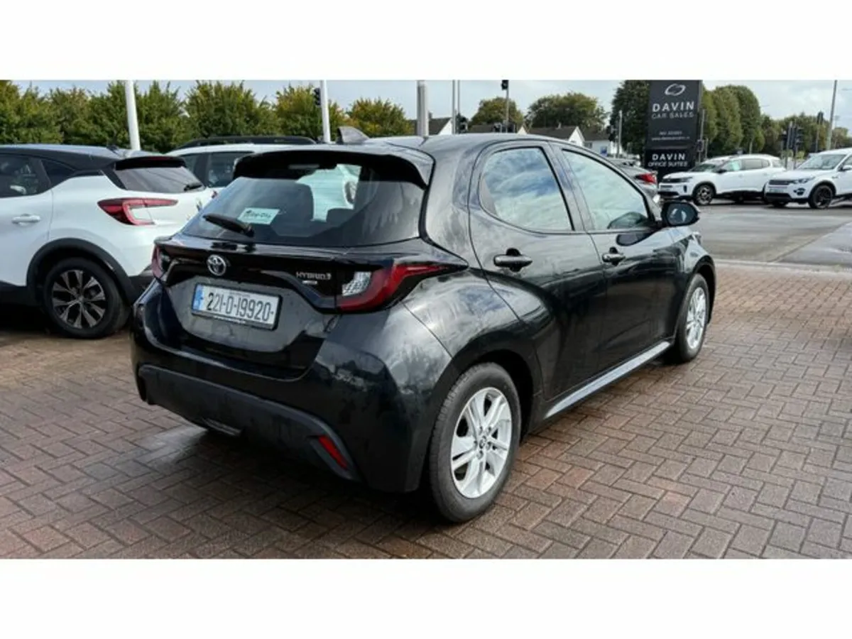 Toyota Yaris Hybrid Luna 4DR Auto - Image 4