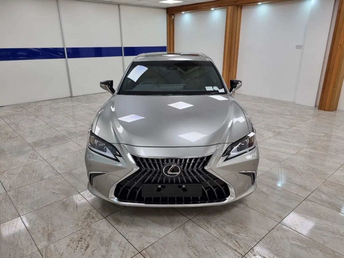 Lexus ES 300h Premium Pack - Image 4
