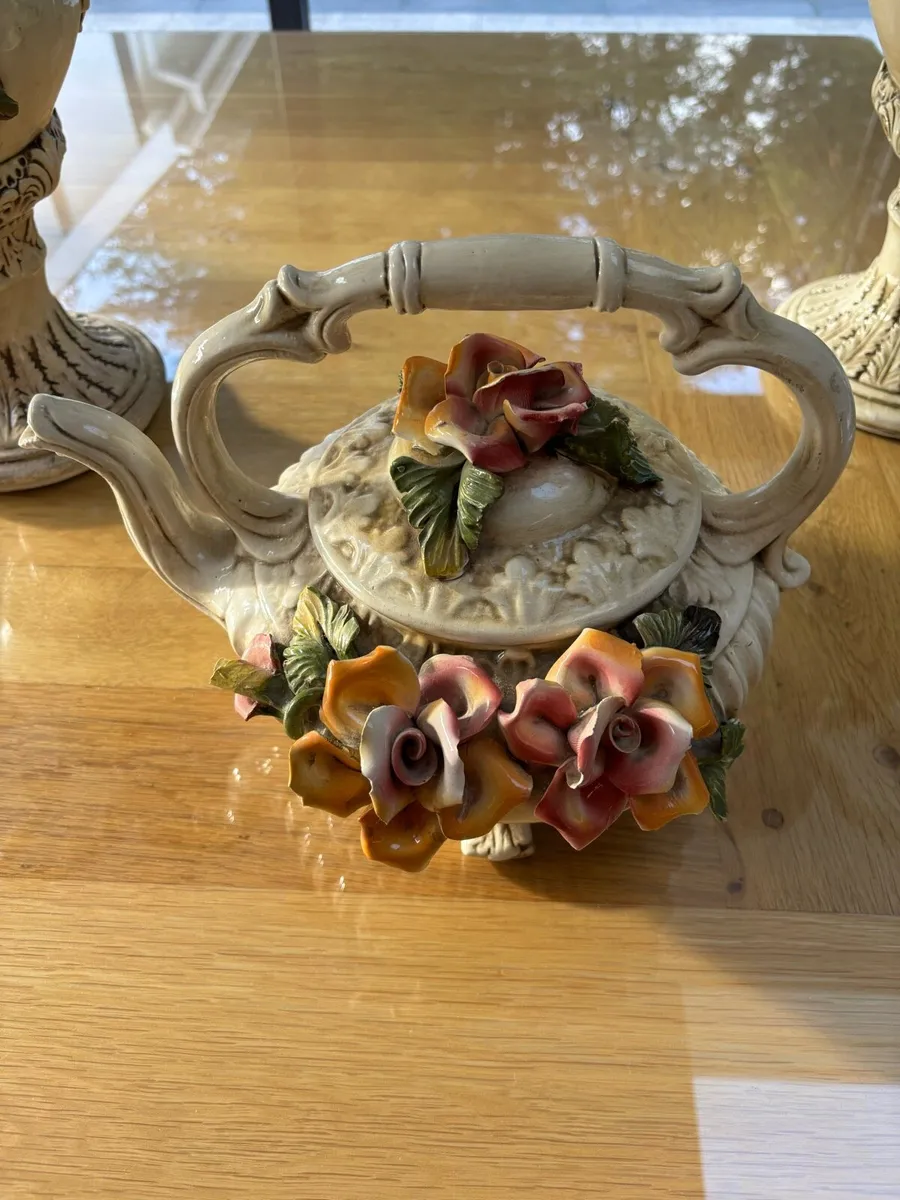 Ornate porcelain - Image 2