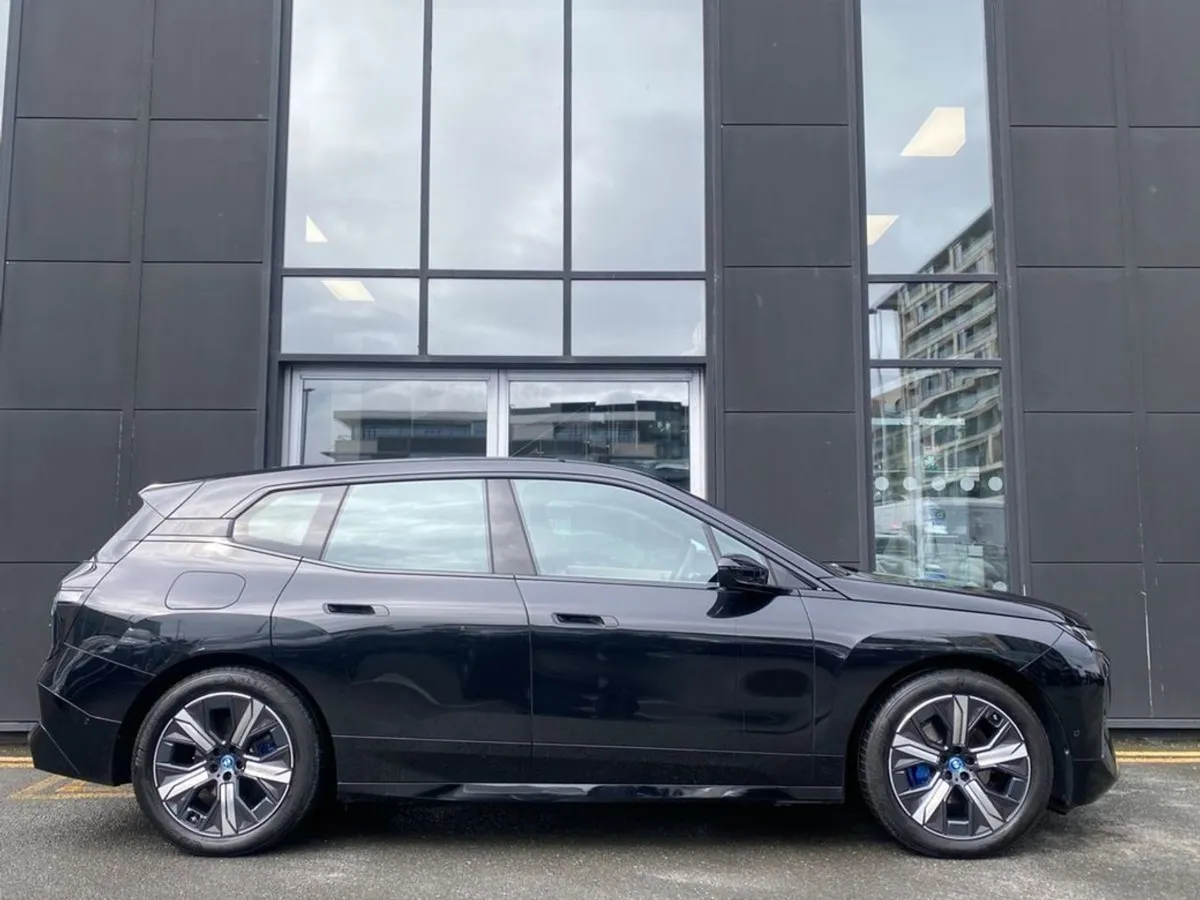 BMW IX 40e M-sport Xdrive Auto EV - Image 4