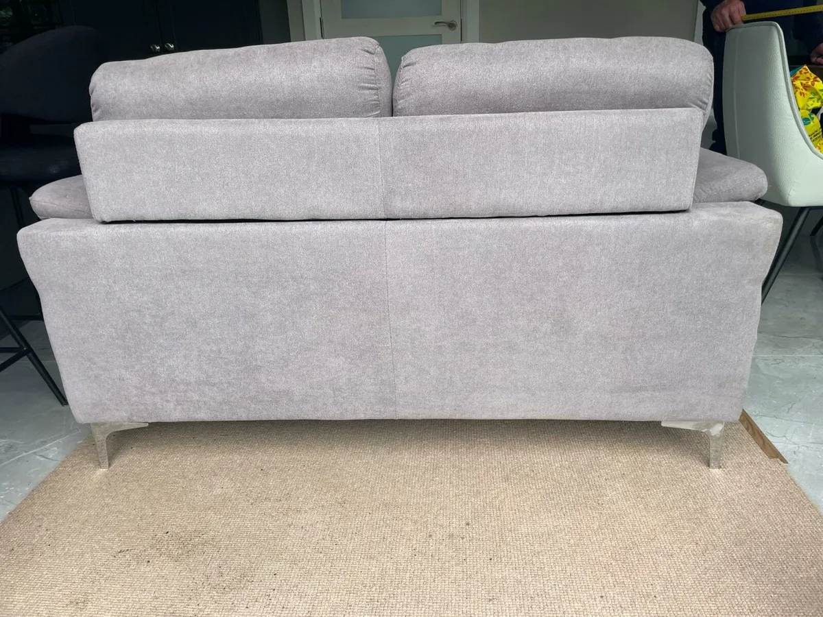 Sleek Couch - Image 3