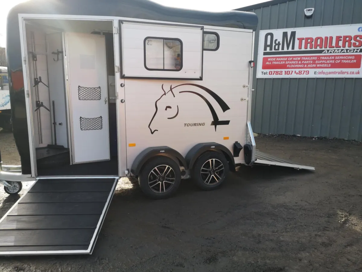 Cheval touring horse trailer - Image 1