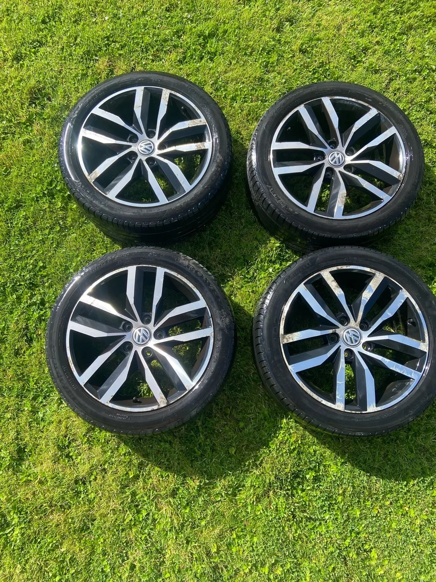 17 inch Suzuka alloys with Pirelli tyres - Image 1