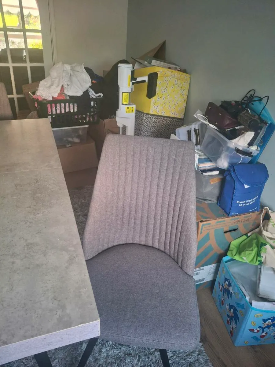 Dining table and 4 chairs - Image 3