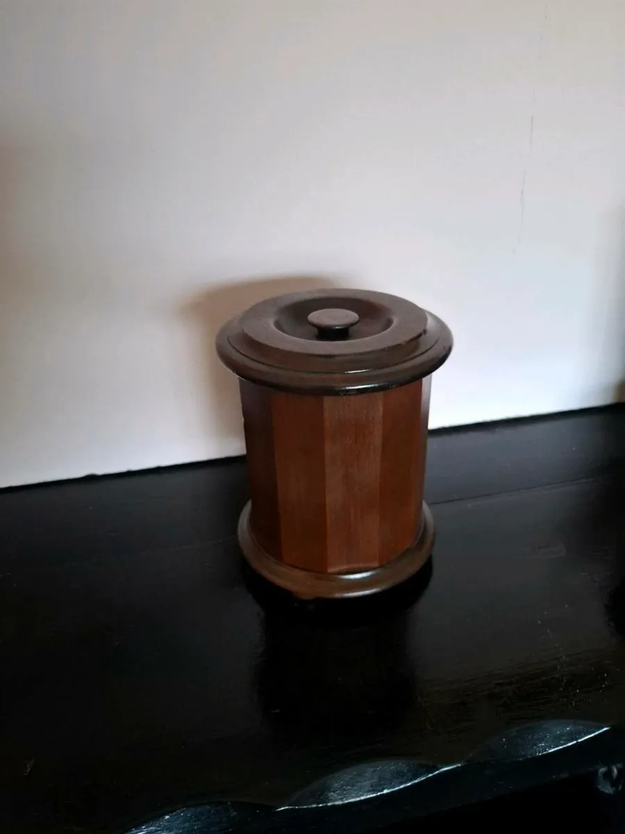 Tobacco jar - Image 1
