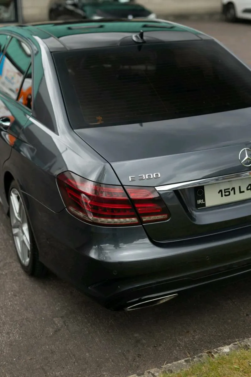 Mercedes E300 Night Edition Hybrid - Premium+ - Image 4