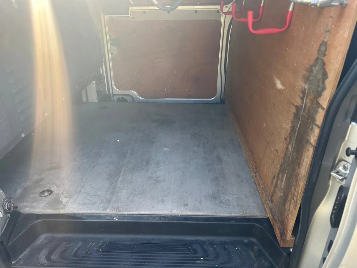 Mercedes-Benz Vito 2016 - Image 2