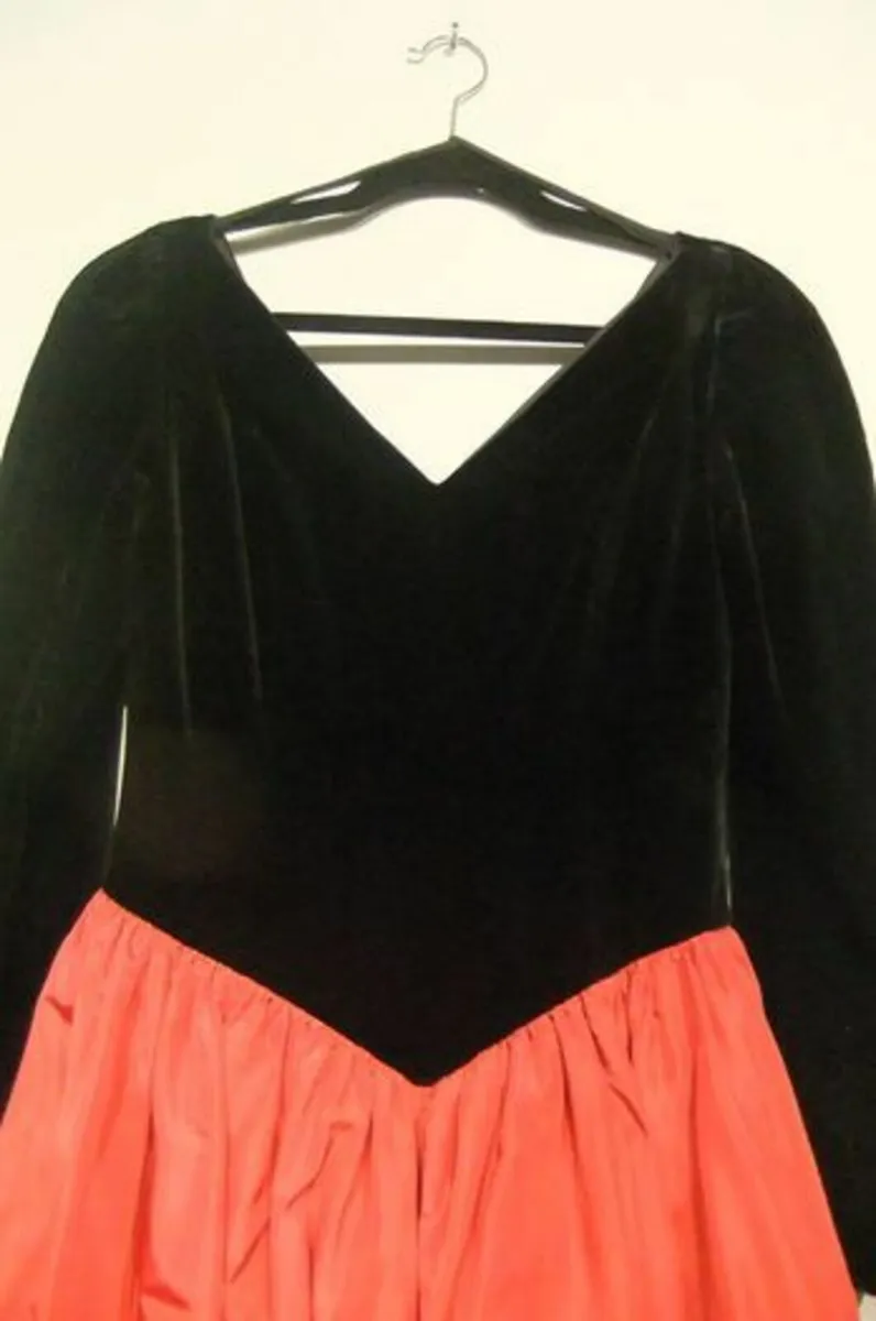 Laura Ashley Stunning Vintage Dress. UK10-12. - Image 2