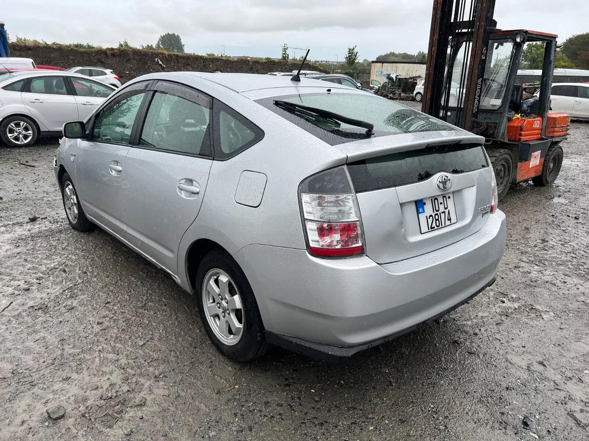 2010 Toyota Prius 1.5 Hybrid - Image 1
