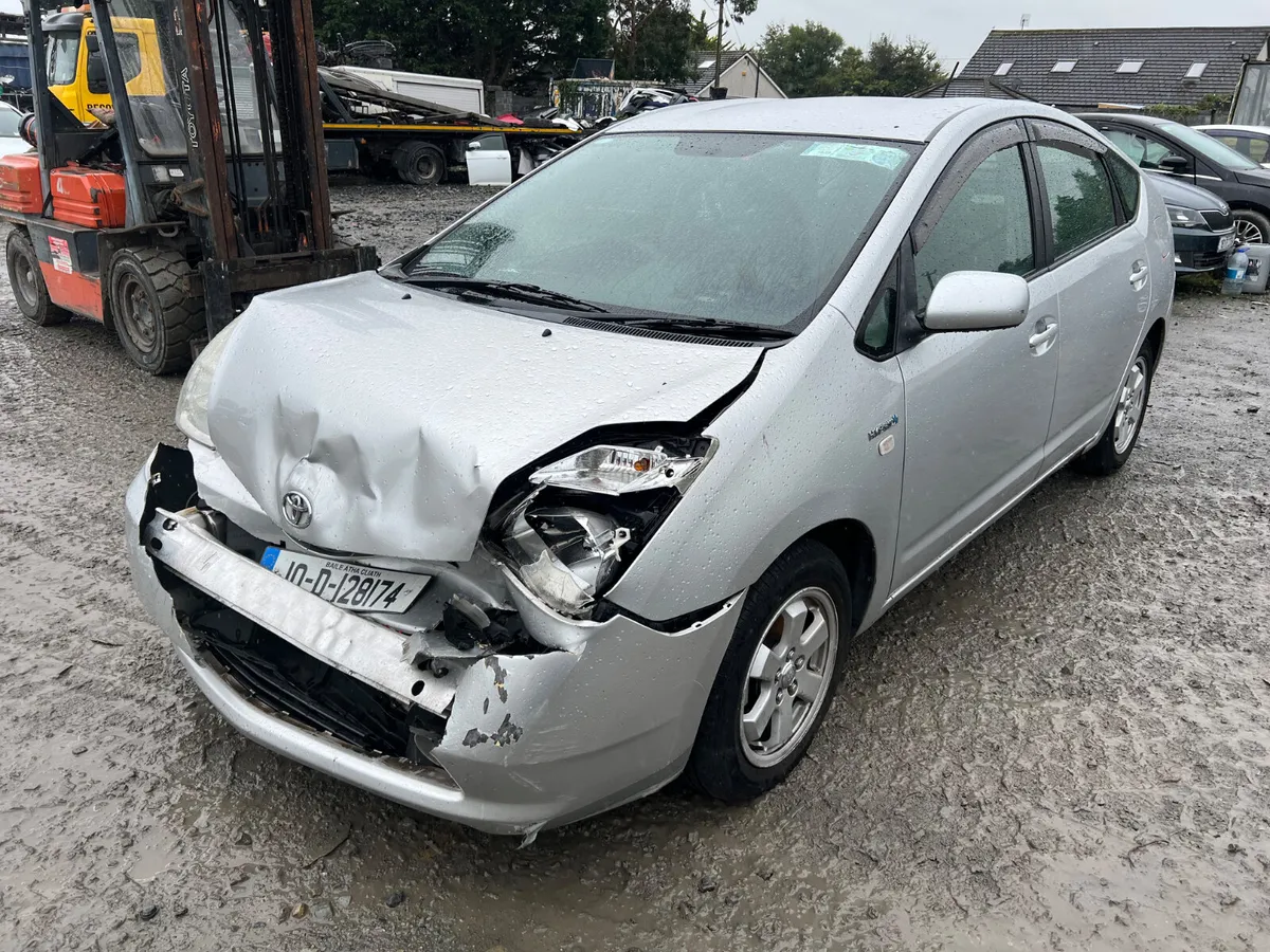 2010 Toyota Prius 1.5 Hybrid - Image 4
