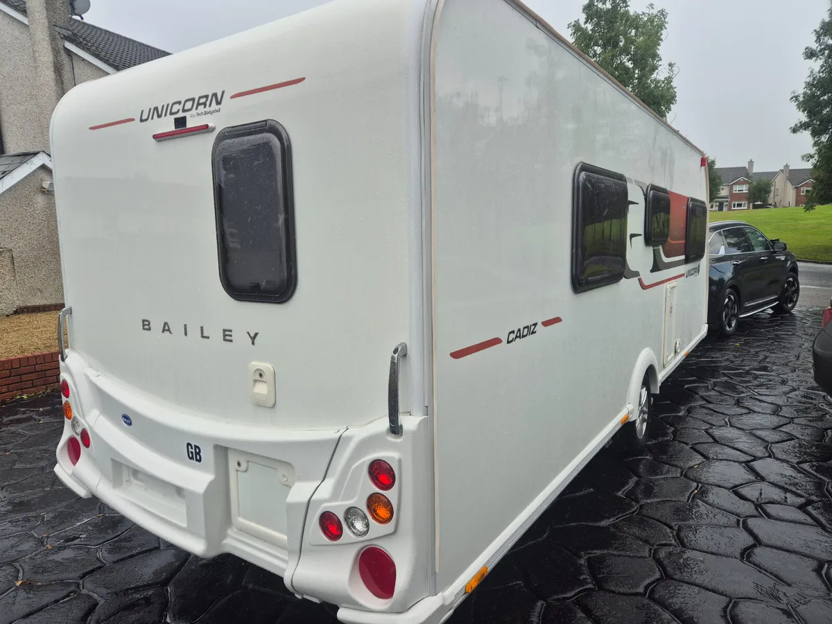 2017  Bailey  Unicorn  Cadiz  Fixed  Single   Beds - Image 2