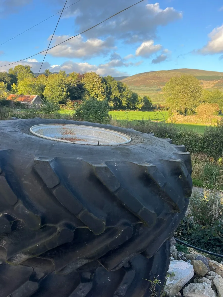 23.1 r 26 Tyres and rims - Image 3
