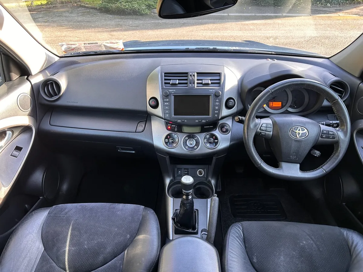 Toyota RAV4 2011 - Image 4