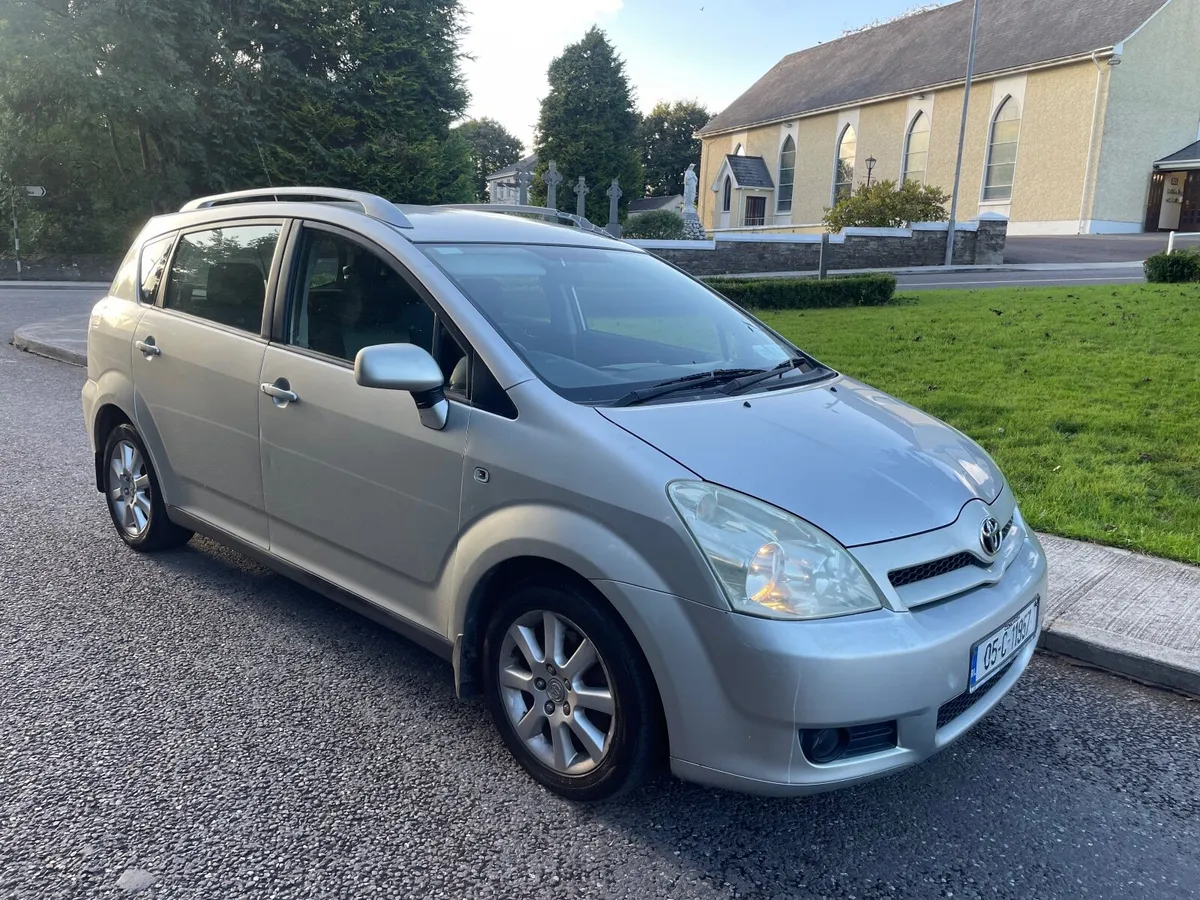 Corolla verso - Image 3