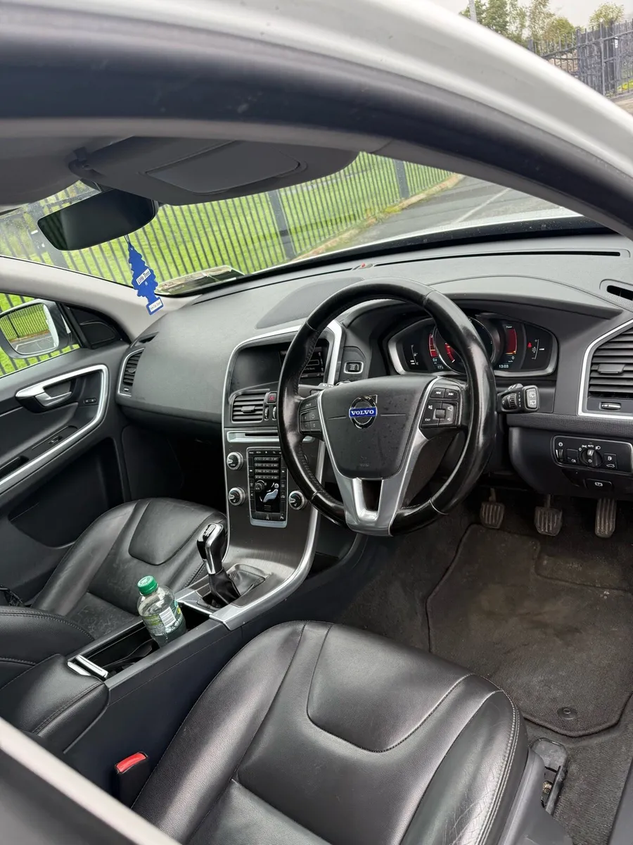 151 VOLVO XC60 NEW NCT - Image 4