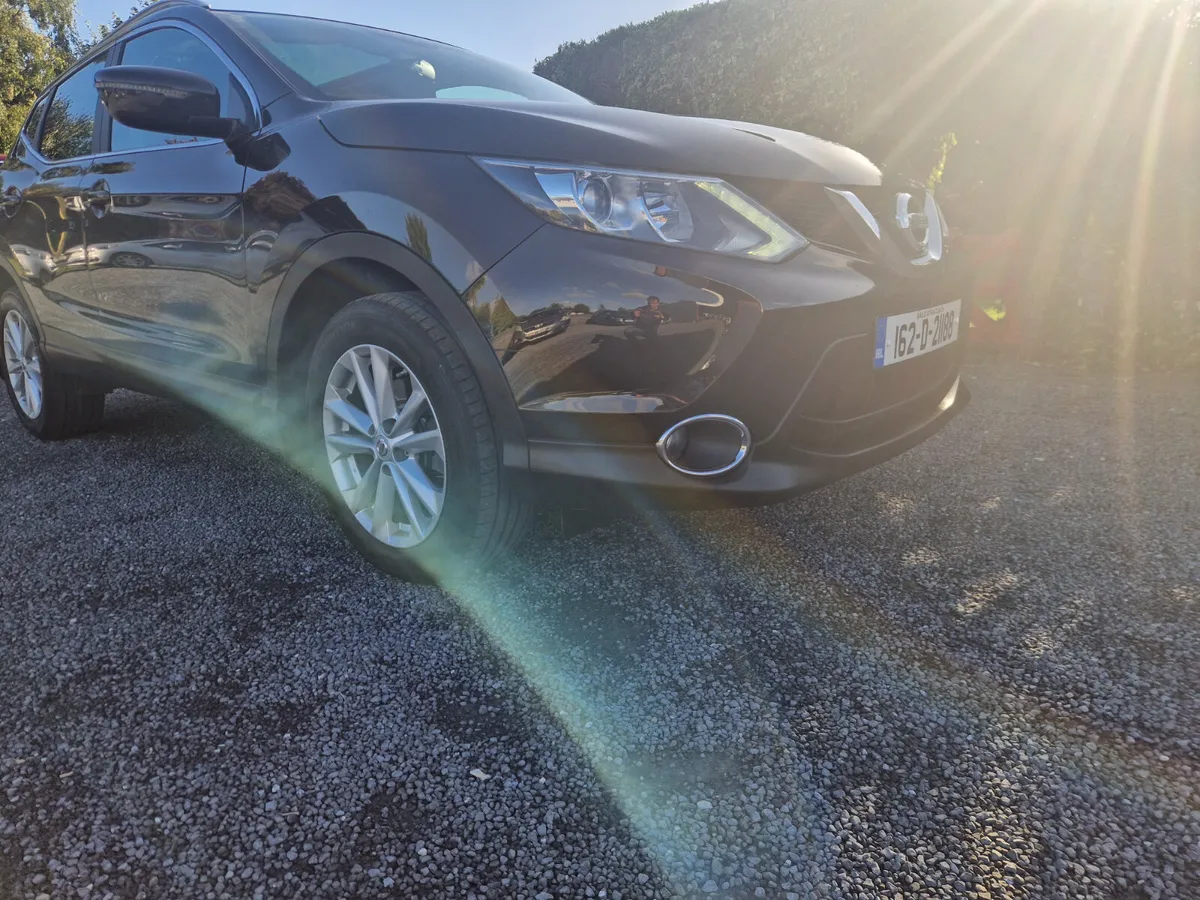 Nissan Qashqai SV 1.2 PETROL 2016 - Image 1
