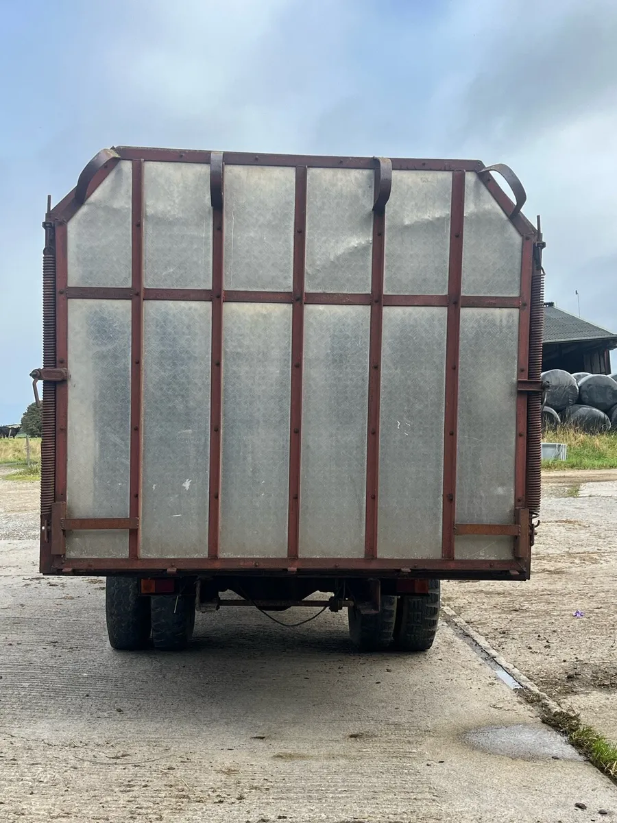 20 ft cattle trailer - Image 2