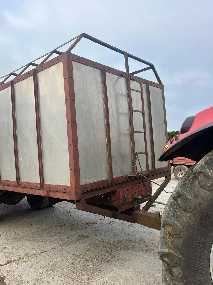 20 ft cattle trailer - Image 4
