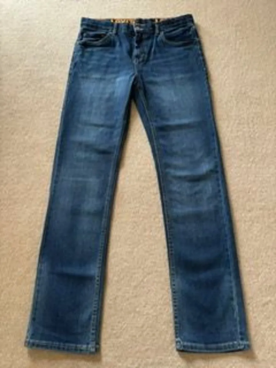 Levis w30, L32 - dark denim - Image 1