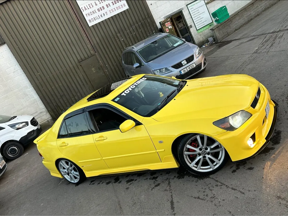 Lexus IS200 - Image 4