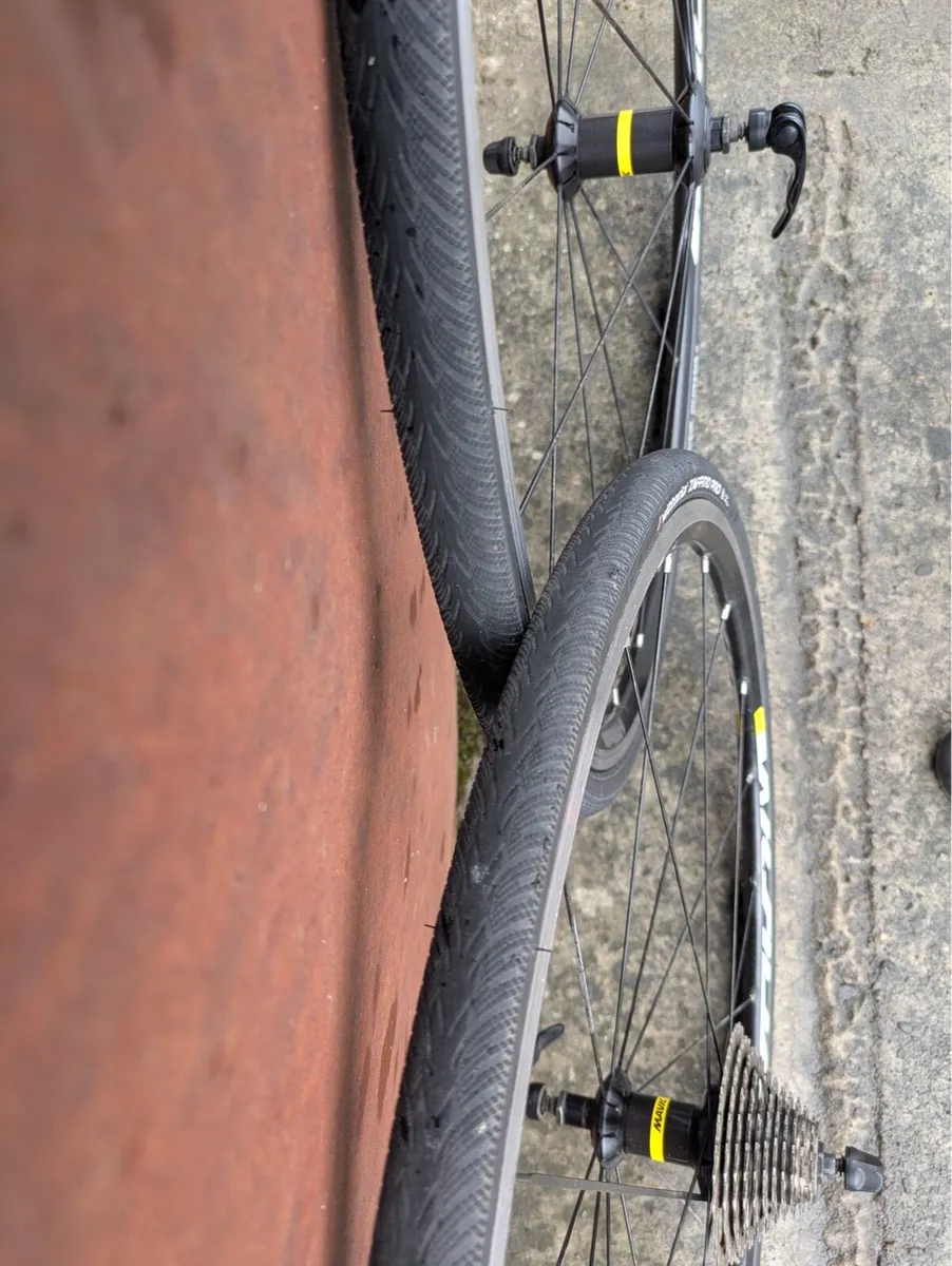 Mavic Aksium wheelset - Image 2