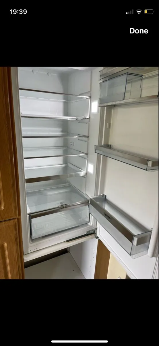 Integrated fridge - Image 1