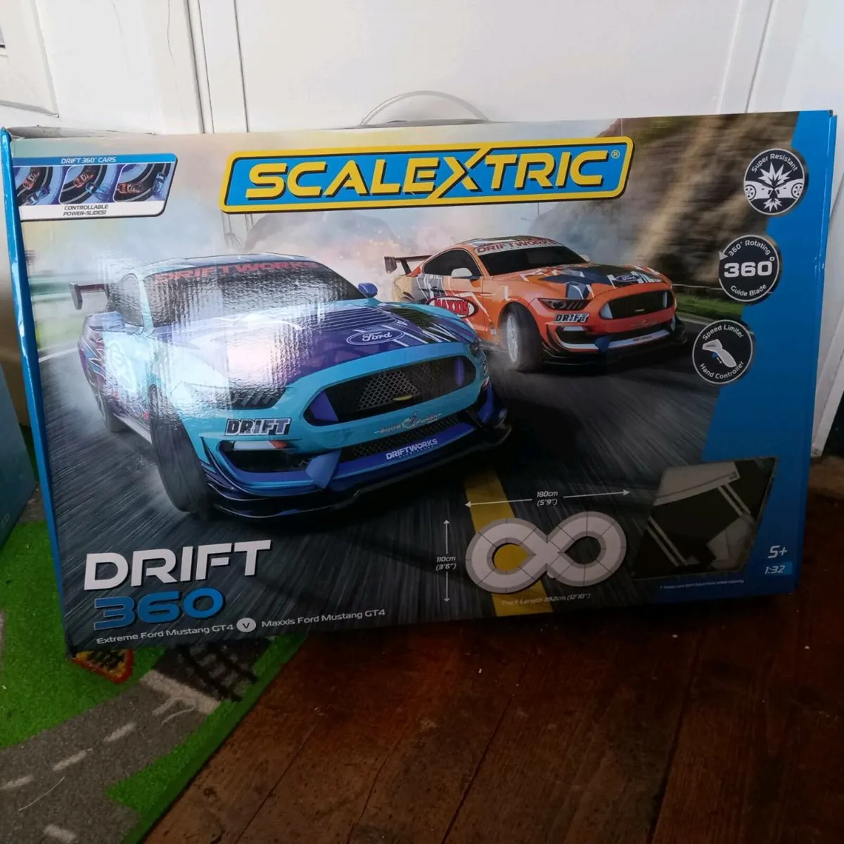 Scalextric Drift 360 Race Set (C1421M) - Image 1