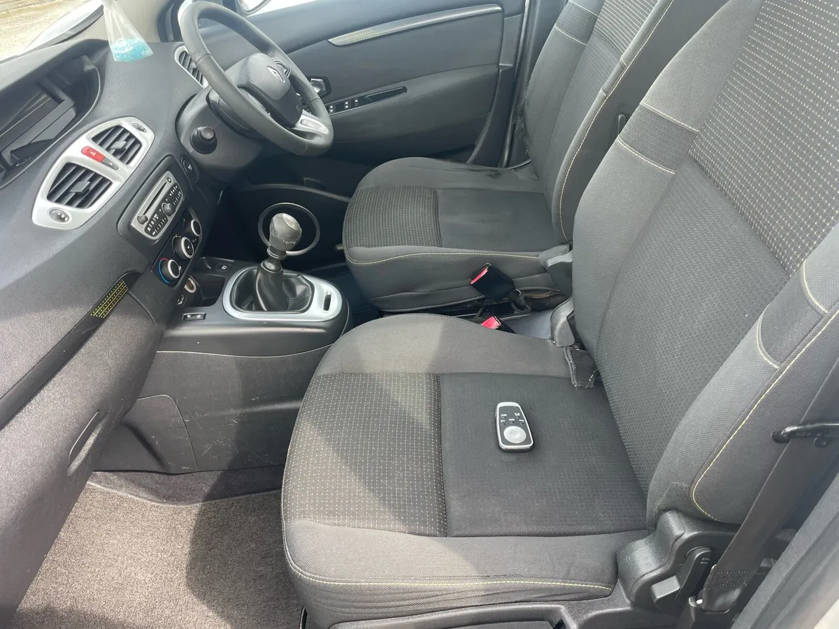 Renault scenic we open to offers - Image 4