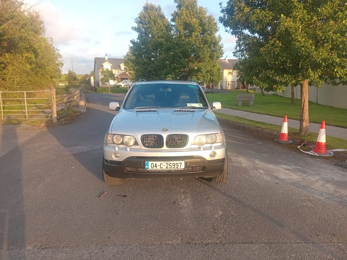 BMW X5 2004 - Image 2