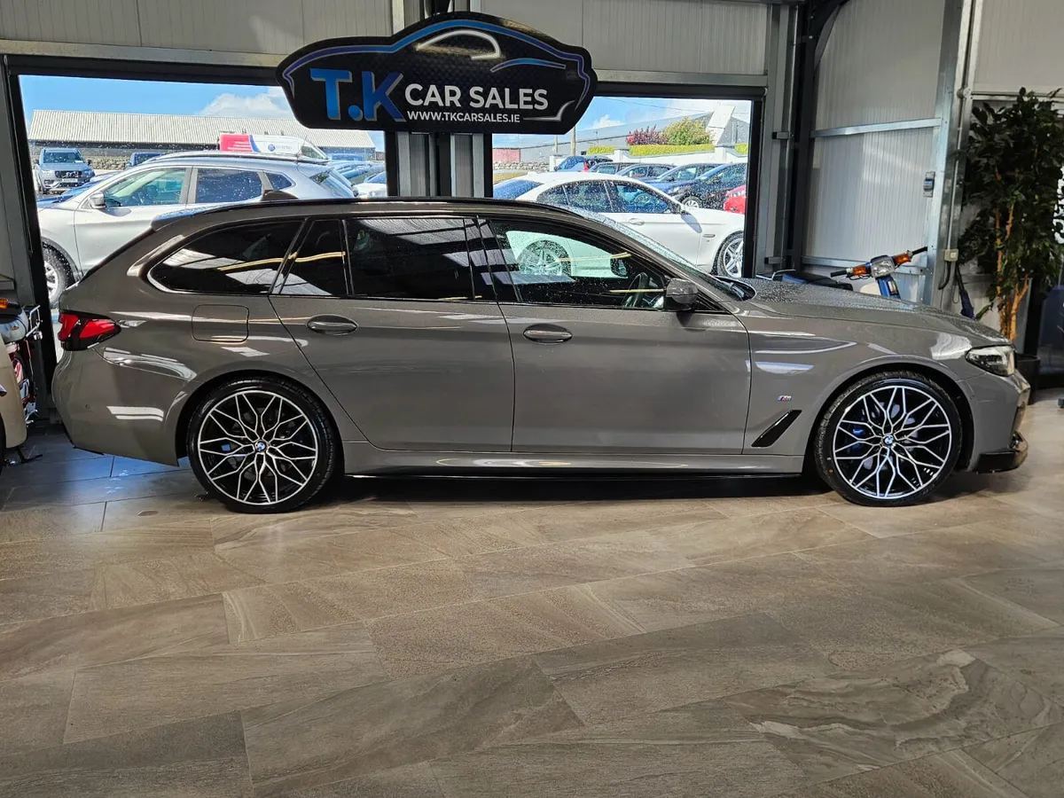 211 BMW 530 E X-DRIVE (AWD) M-SPORT TOURING - Image 4