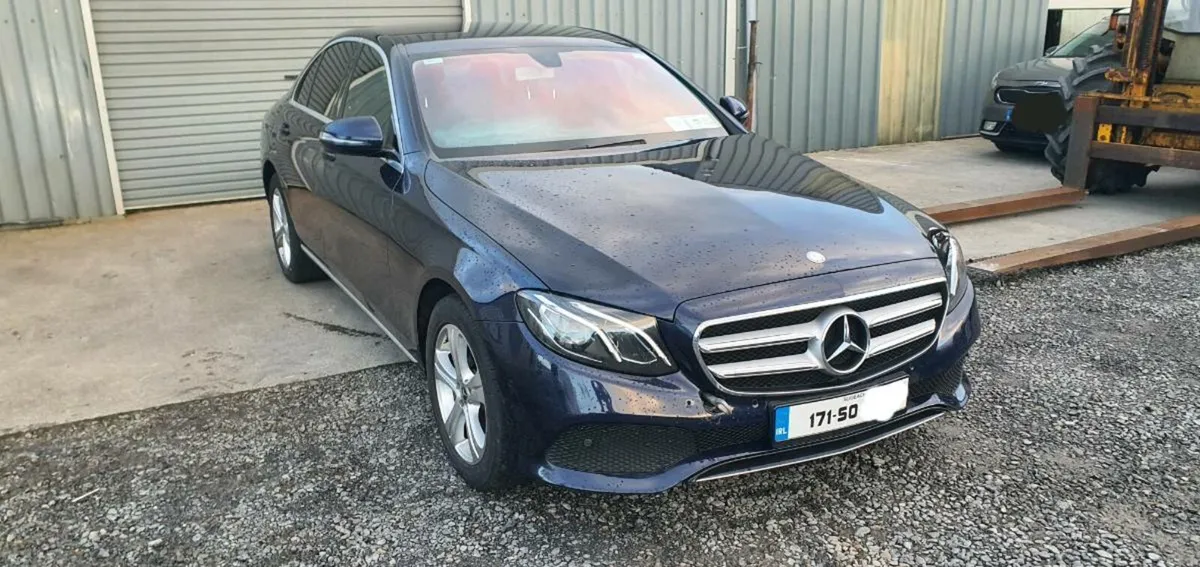 171 MERCEDES E220D - Image 2