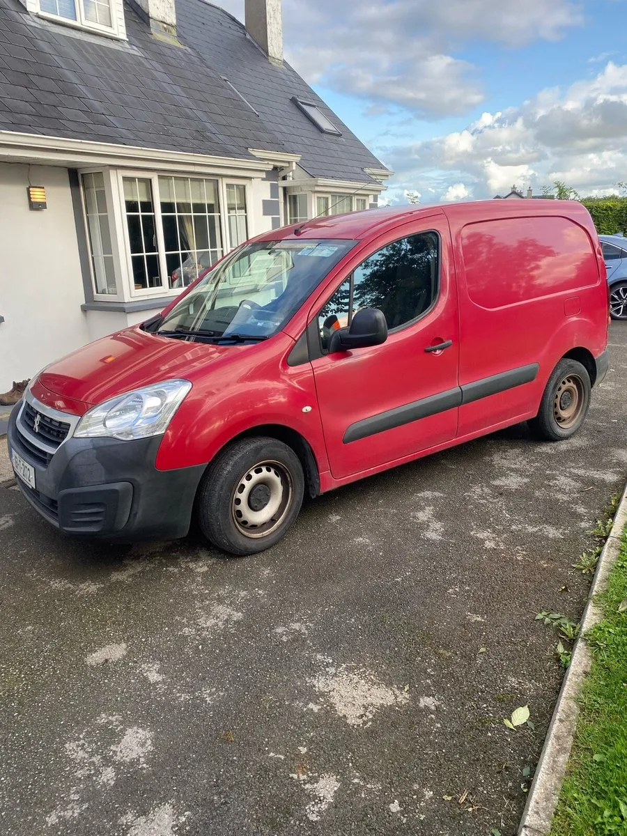 Peugeot partner **only 140k km - Image 2