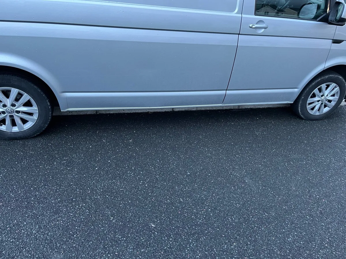 Volkswagen transporter alloys wheels - Image 1
