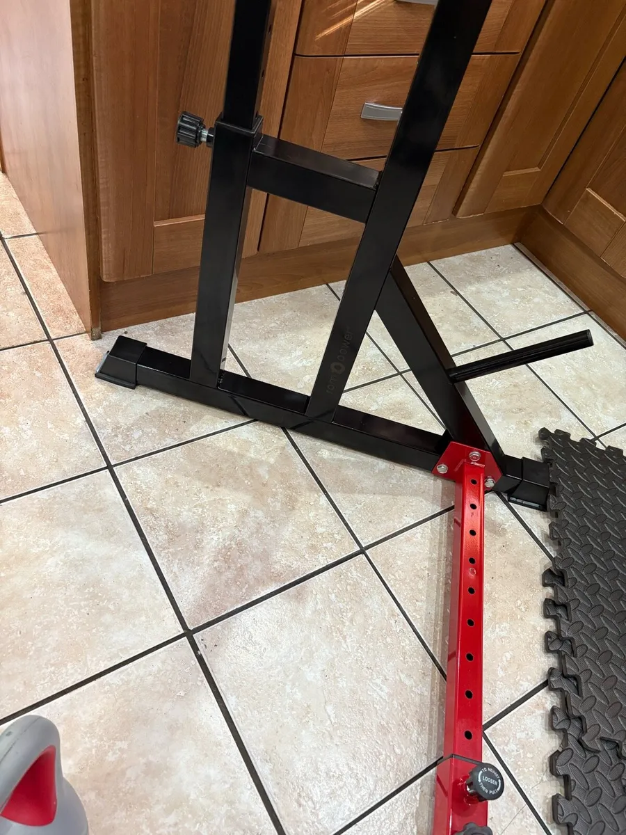 NICE GYM SET, SQUST RACK, HEAVY BENCH, WEIGHTS ETC - Image 4