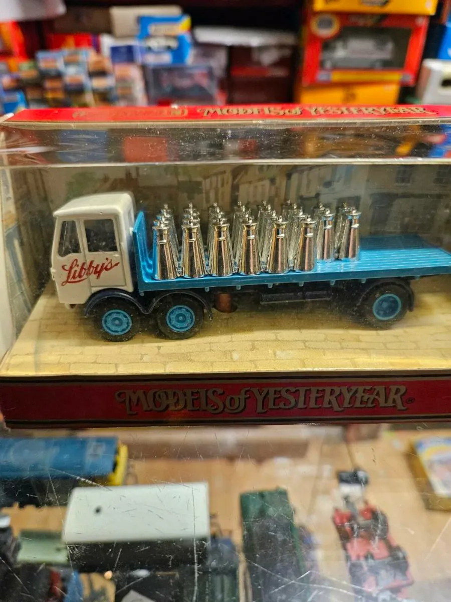 Matchbox Yesteryear Libbys Milk Truck - Image 2