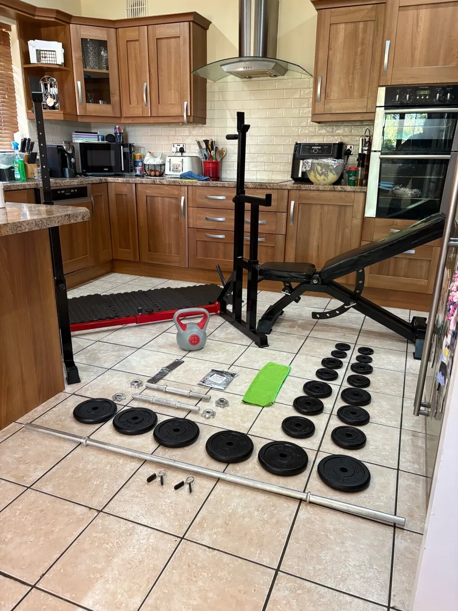 NICE GYM SET, SQUST RACK, HEAVY BENCH, WEIGHTS ETC - Image 1